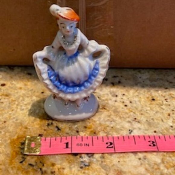 Vintage Miniature Victorian Ladies Figurines, Made in Occupied Japan, - Picture 7 of 7